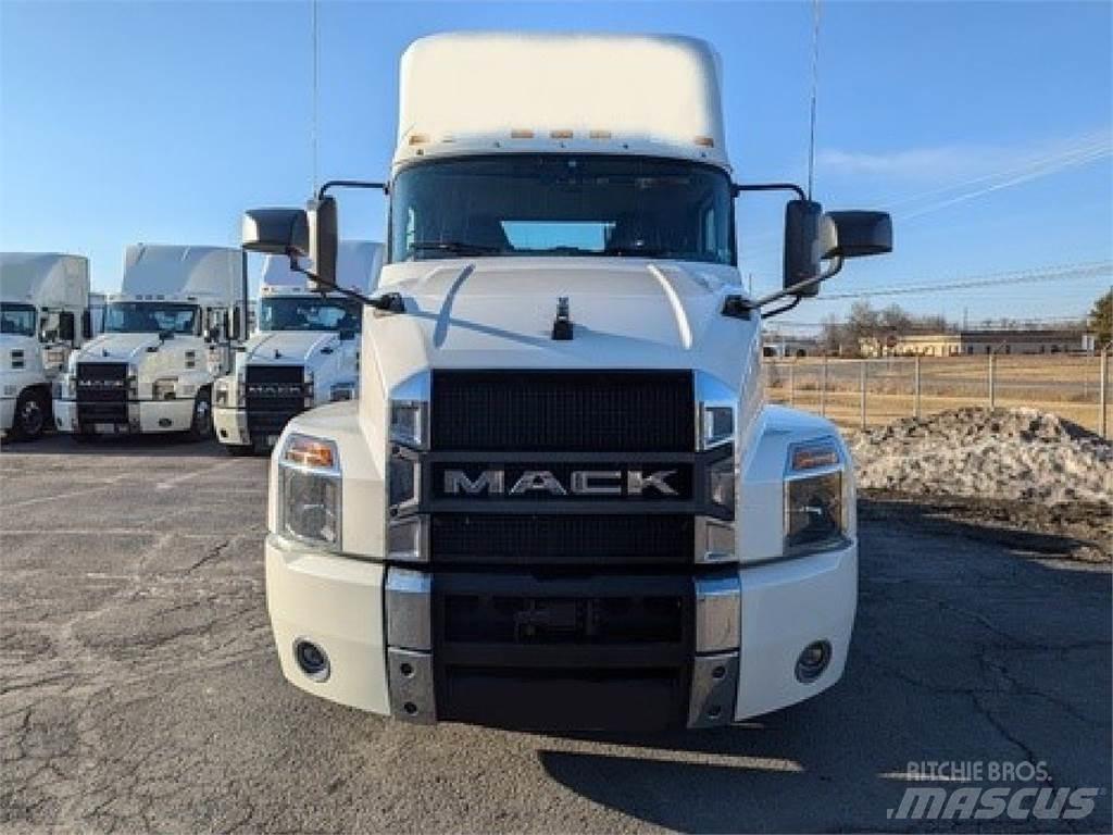 Mack AN64T Motrici e Trattori Stradali