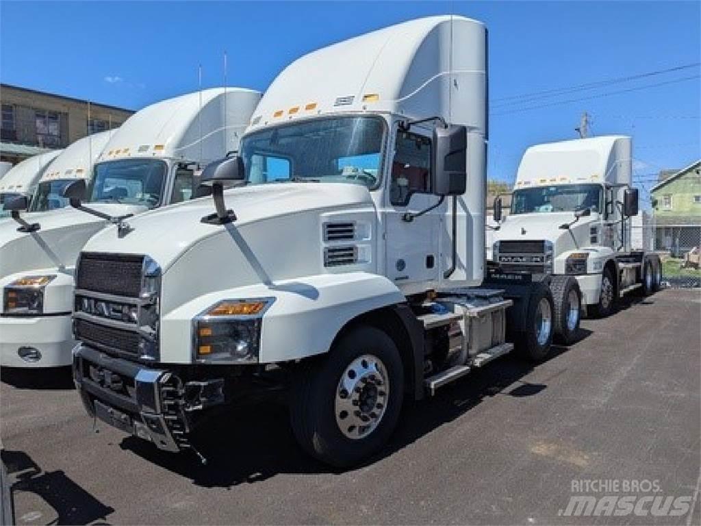 Mack AN64T Motrici e Trattori Stradali