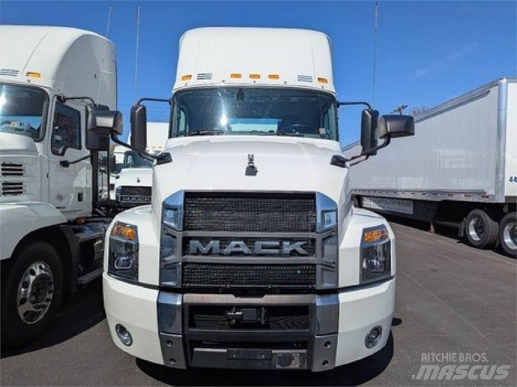 Mack AN64T Motrici e Trattori Stradali