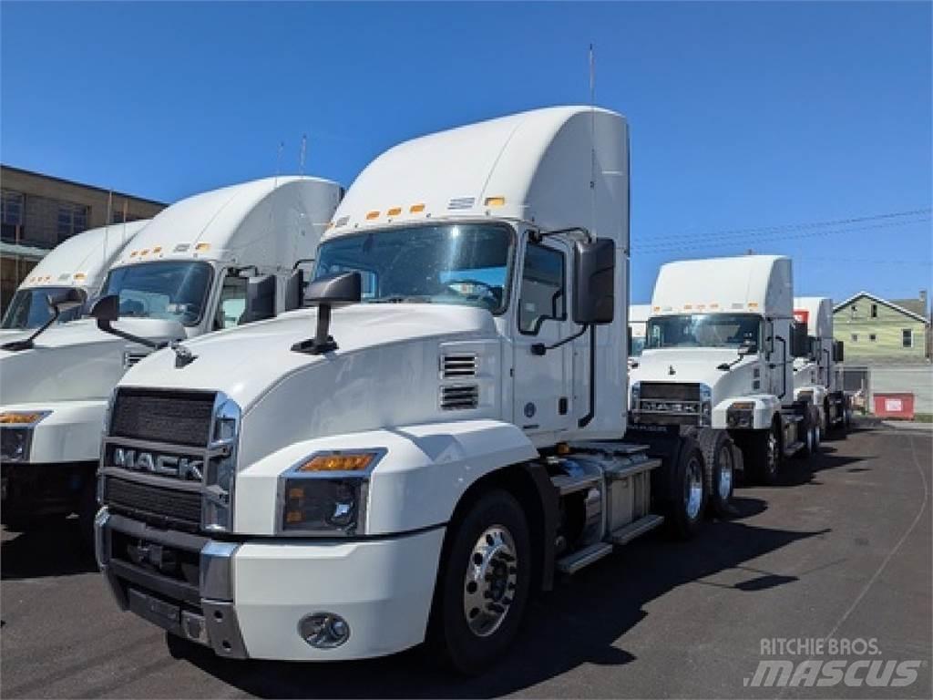 Mack AN64T Motrici e Trattori Stradali