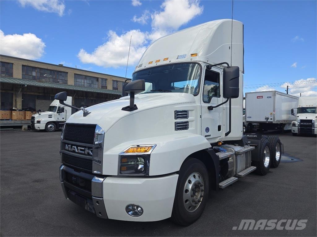 Mack AN64T Motrici e Trattori Stradali