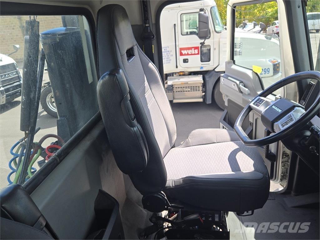 Mack AN64T Motrici e Trattori Stradali