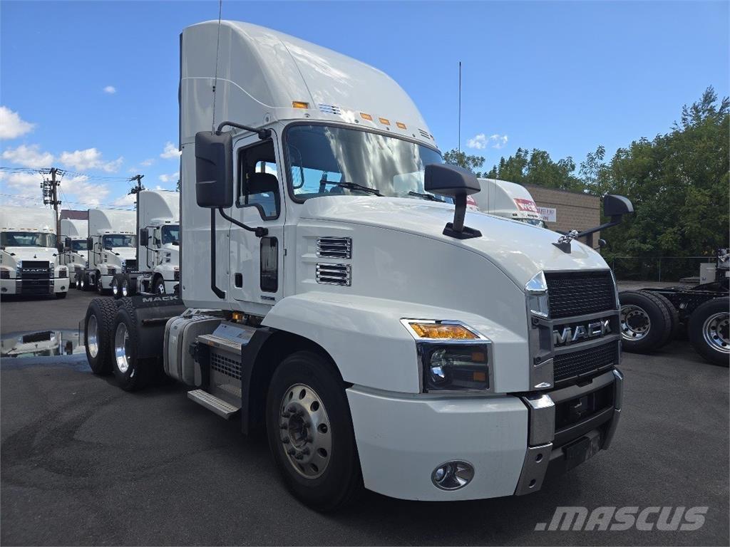 Mack AN64T Motrici e Trattori Stradali