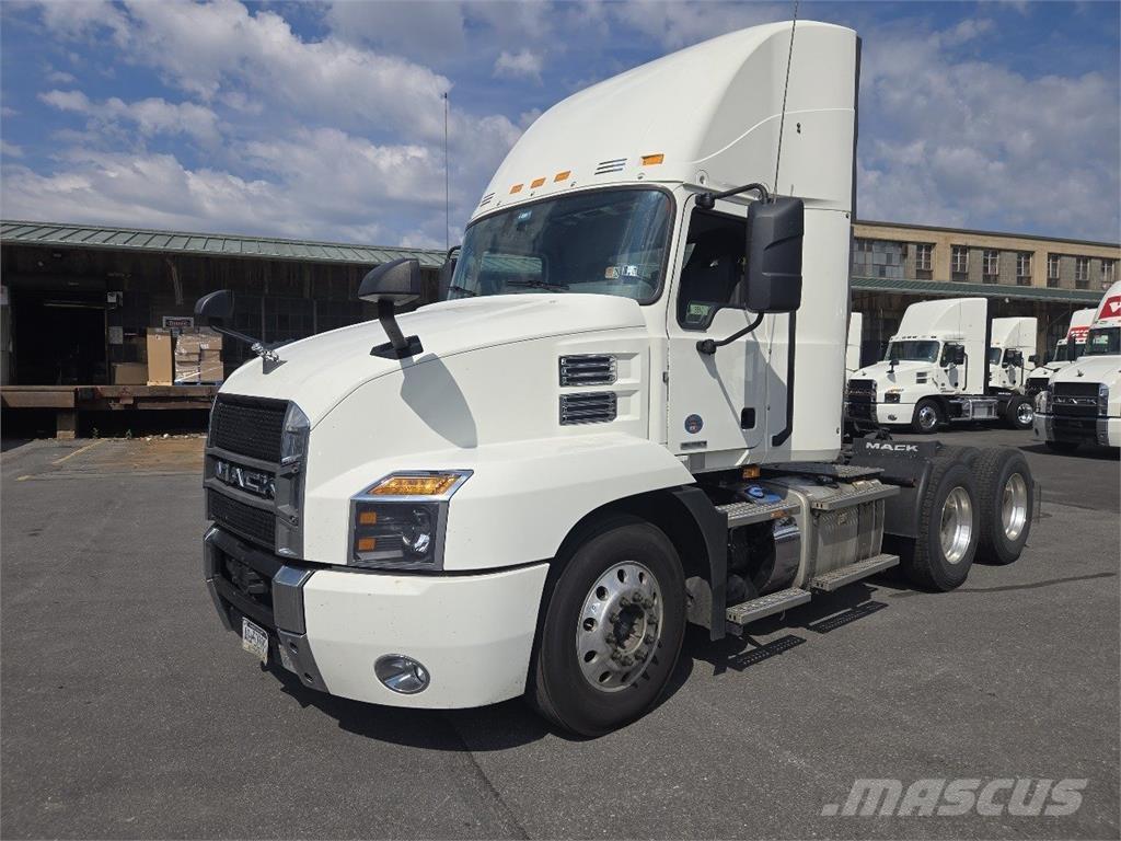 Mack AN64T Motrici e Trattori Stradali