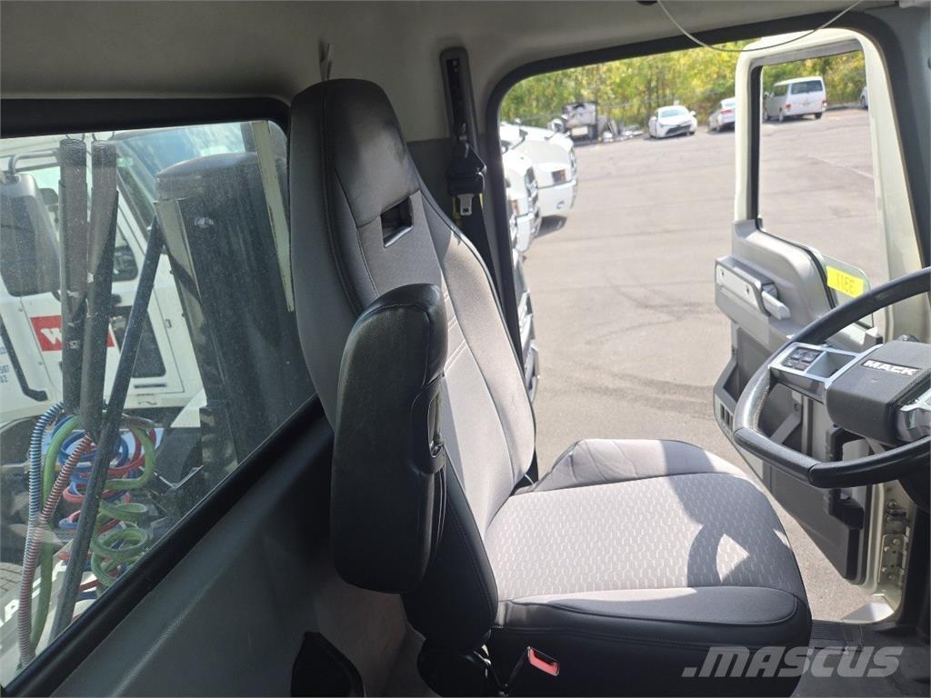 Mack AN64T Motrici e Trattori Stradali