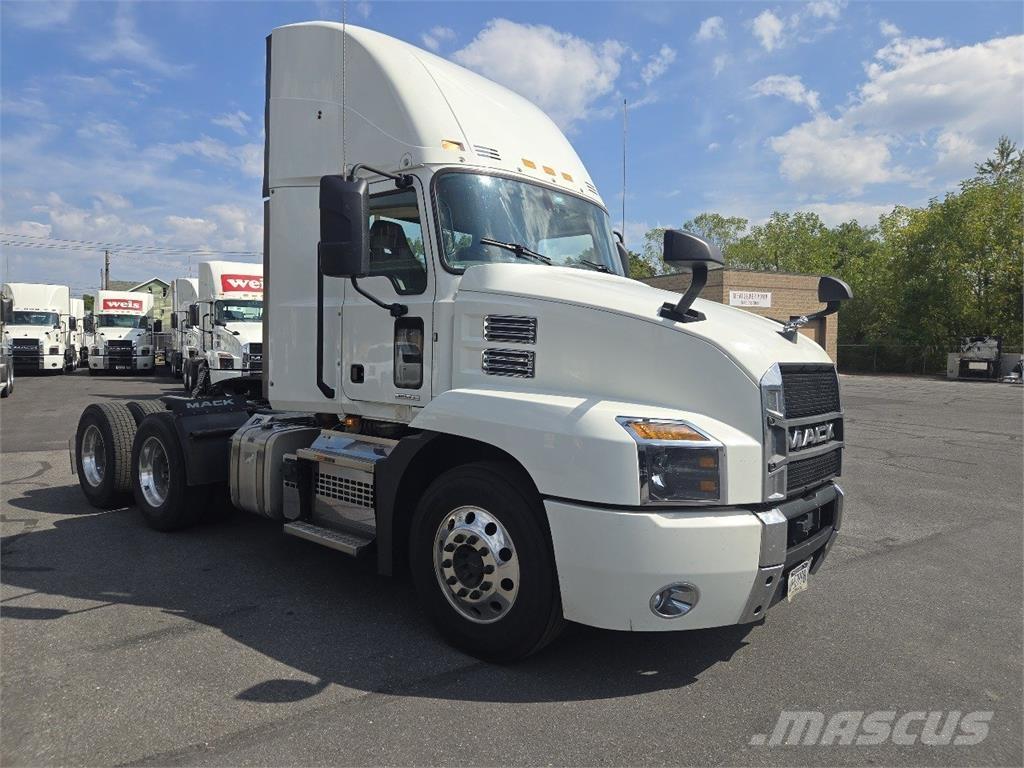 Mack AN64T Motrici e Trattori Stradali