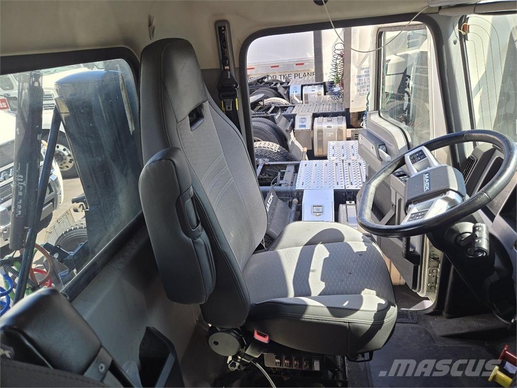 Mack AN64T Motrici e Trattori Stradali