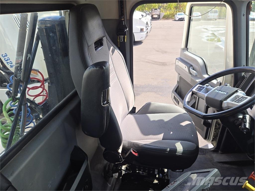 Mack AN64T Motrici e Trattori Stradali