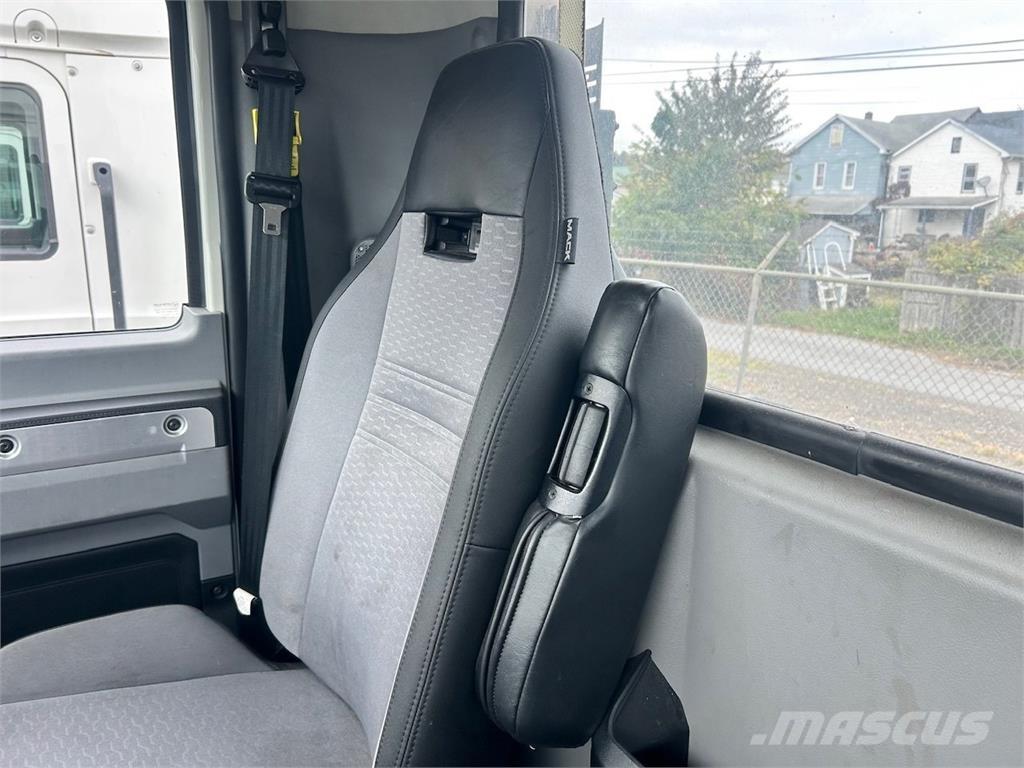 Mack AN64T Motrici e Trattori Stradali