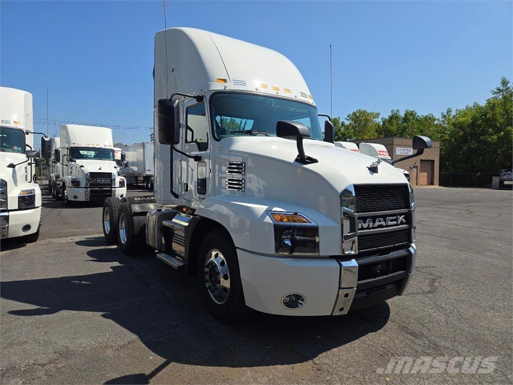 Mack AN64T Motrici e Trattori Stradali