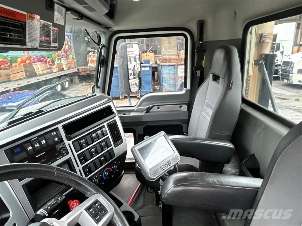 Mack AN64T Motrici e Trattori Stradali