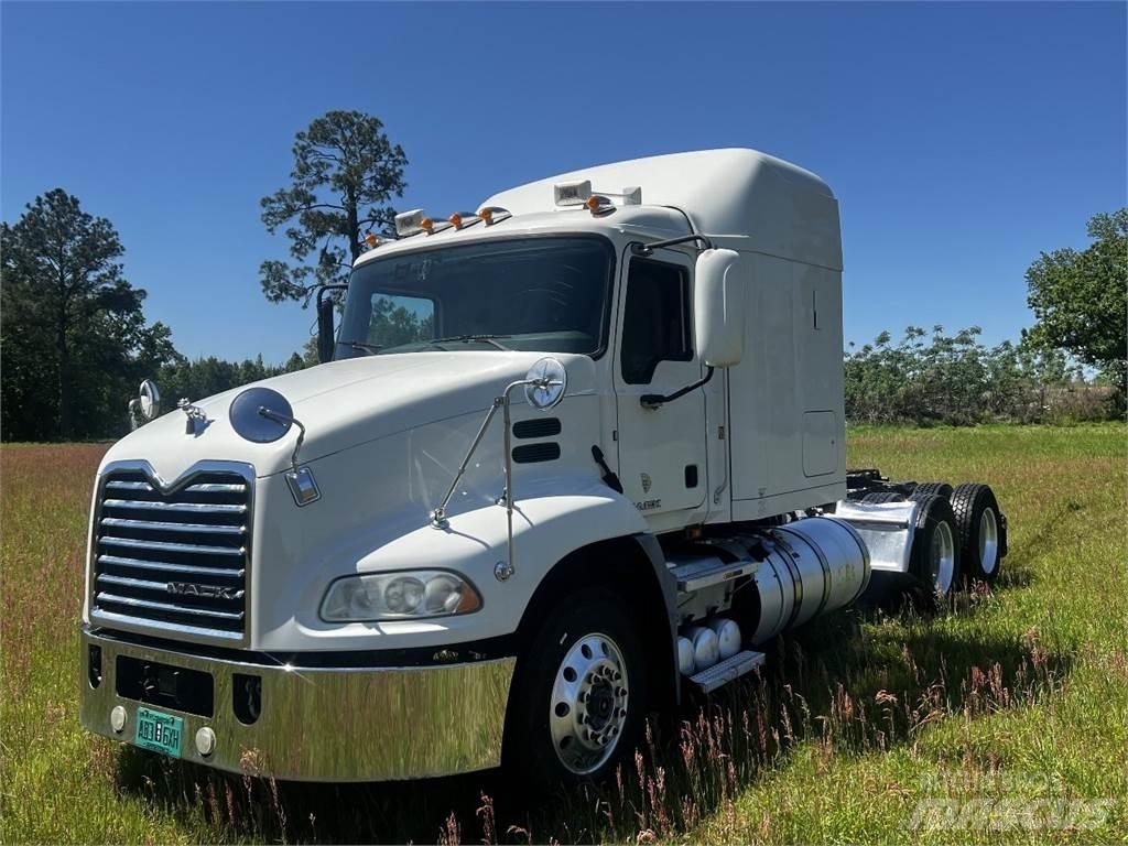 Mack CXU 613 Motrici e Trattori Stradali