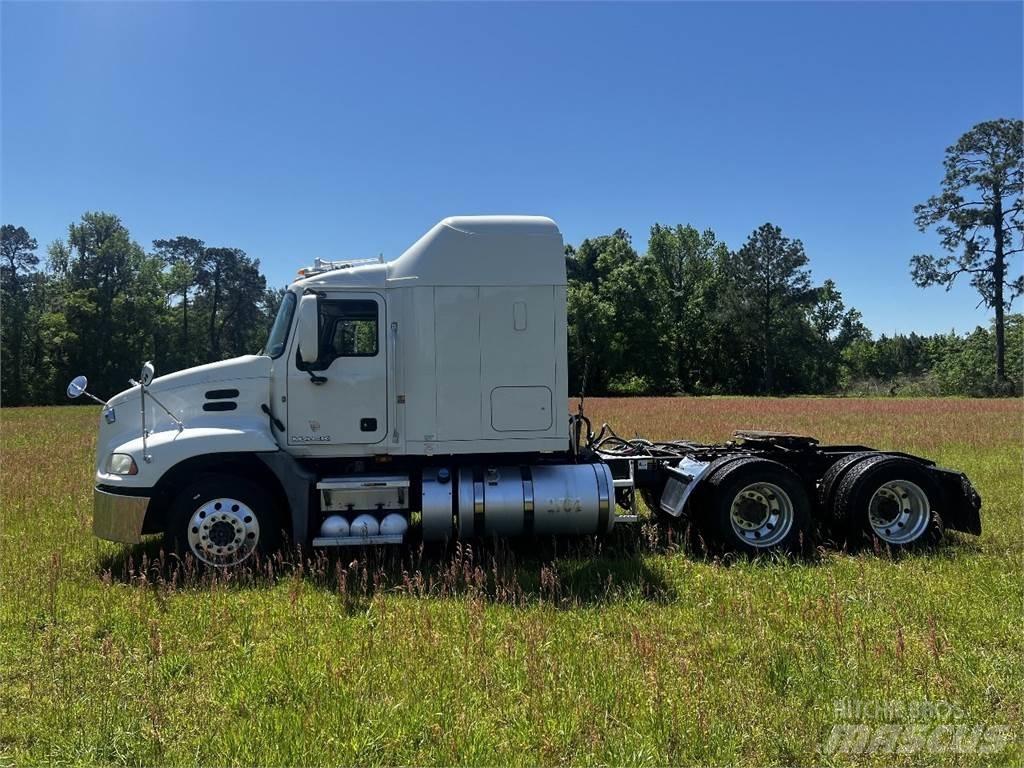 Mack CXU 613 Motrici e Trattori Stradali