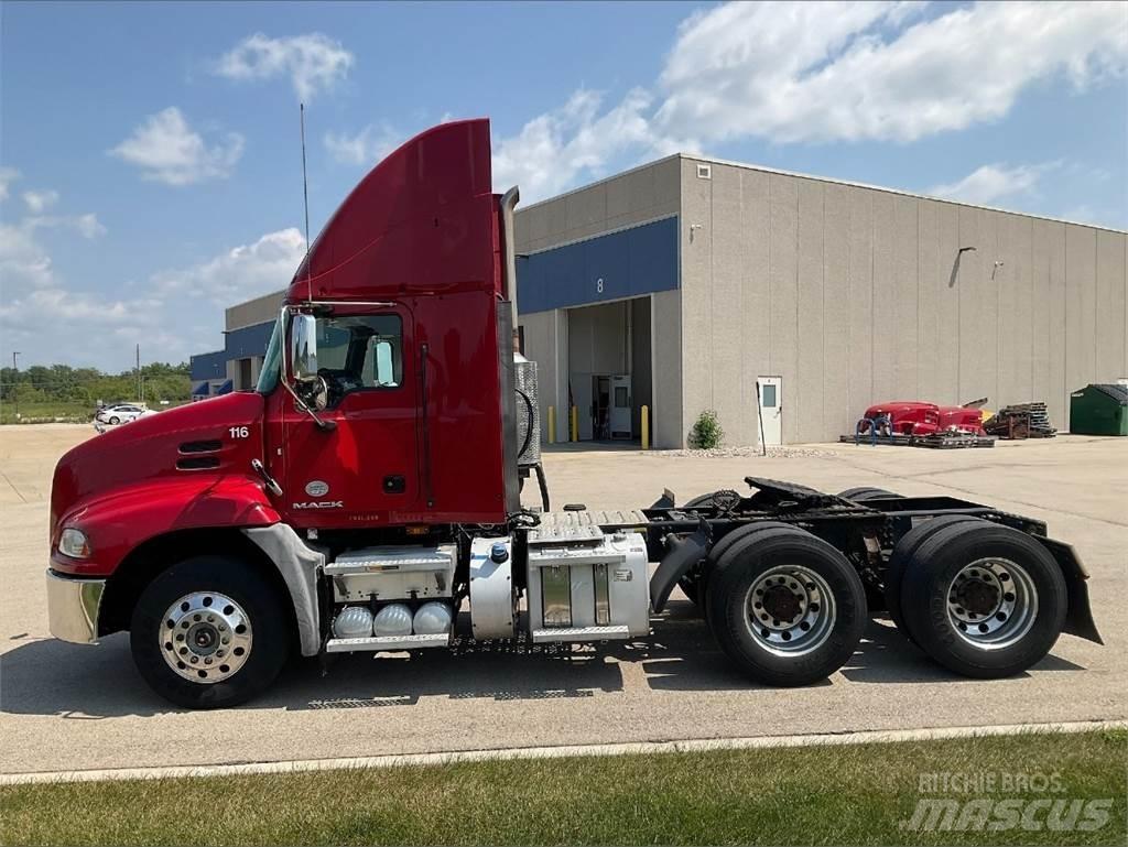Mack CXU613 Motrici e Trattori Stradali