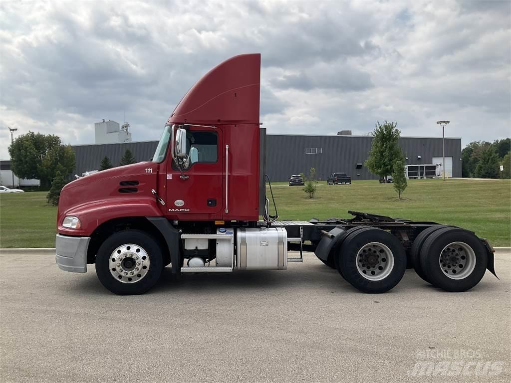 Mack CXU613 Camion altro