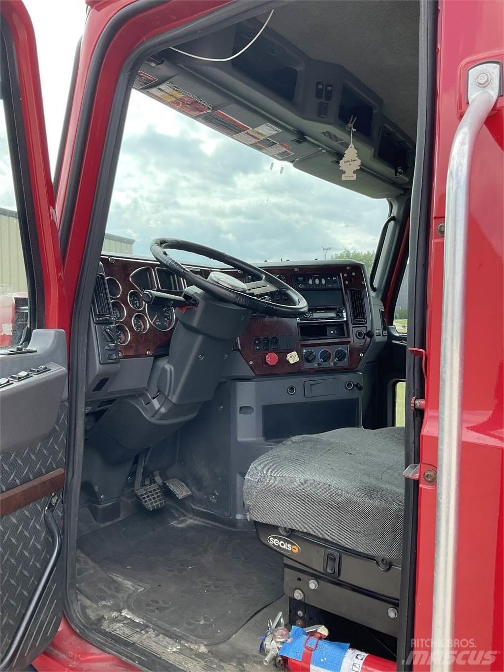 Mack CXU613 Camion altro