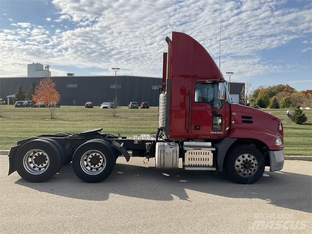 Mack CXU613 Motrici e Trattori Stradali
