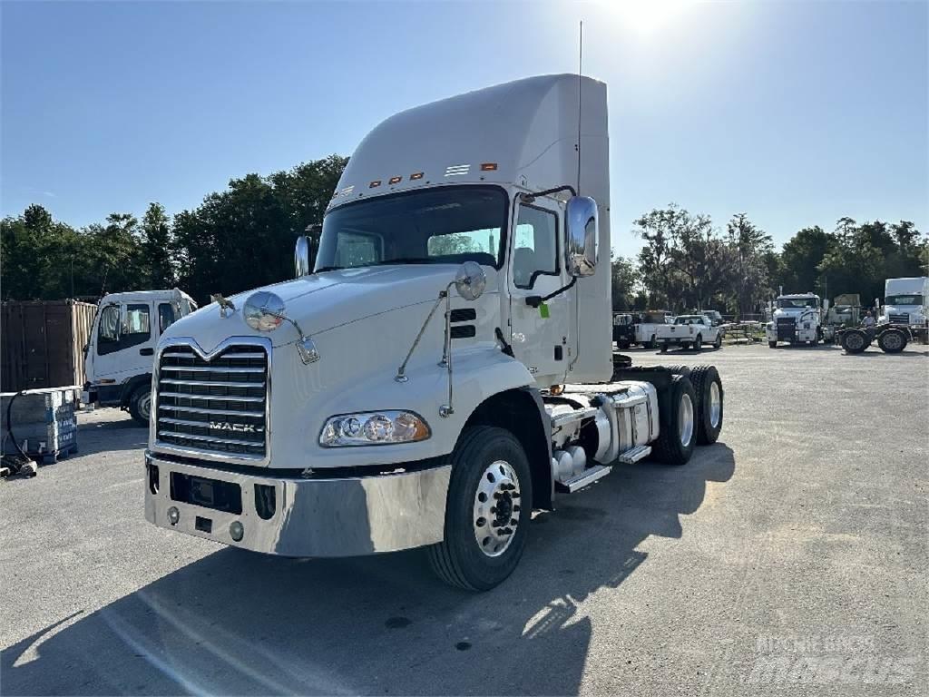 Mack CXU613 Motrici e Trattori Stradali
