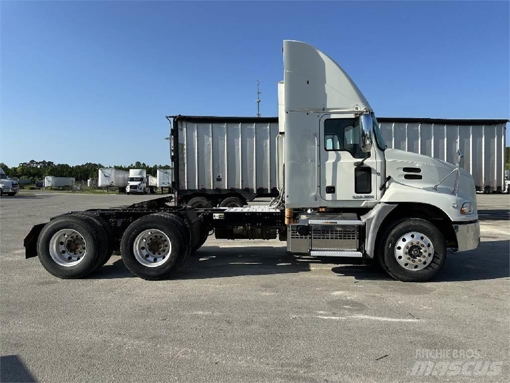 Mack CXU613 Motrici e Trattori Stradali