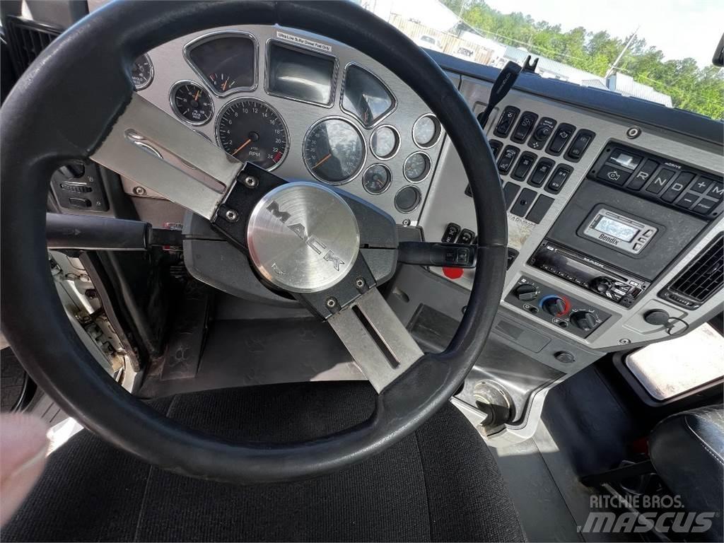 Mack CXU613 Motrici e Trattori Stradali