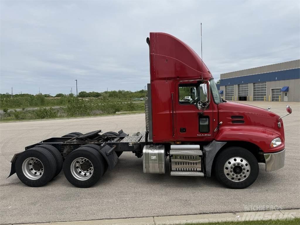 Mack CXU613 Motrici e Trattori Stradali