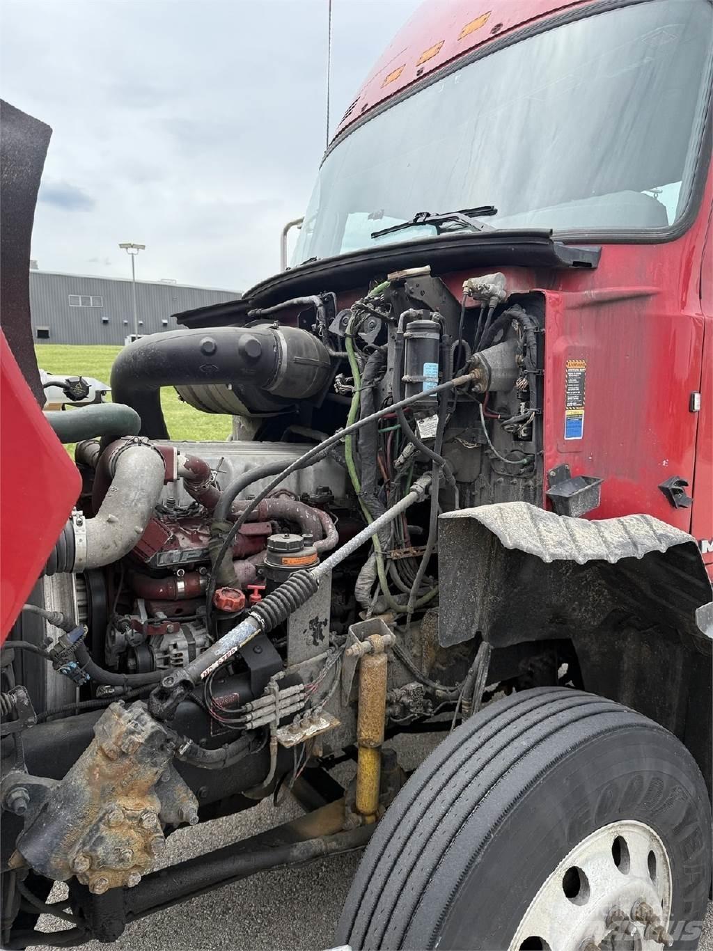 Mack CXU613 Motrici e Trattori Stradali