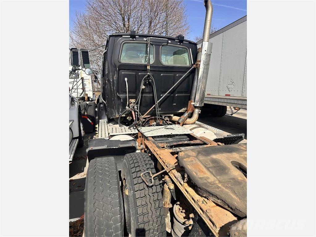 Sterling A9500 Motrici e Trattori Stradali