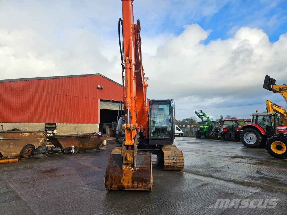 Hitachi ZX135 Escavatori cingolati