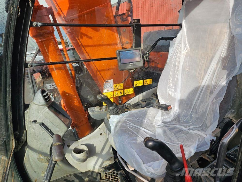 Hitachi ZX135 Escavatori cingolati