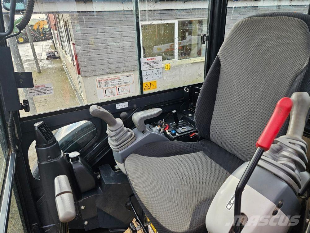 Hitachi ZX26U Escavatori cingolati