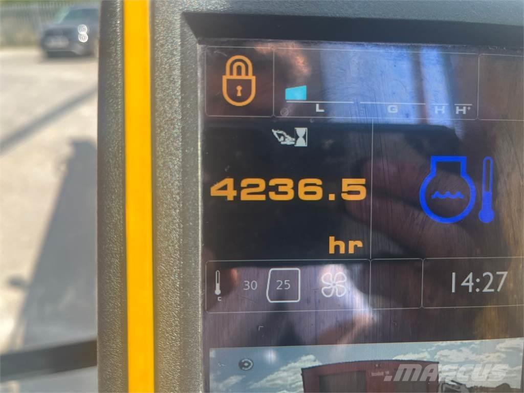 JCB JS130 LC Escavatori cingolati