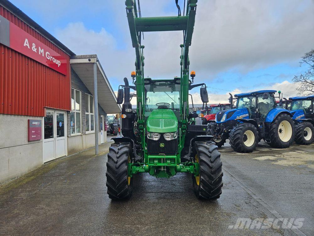 John Deere 6120M Trattori
