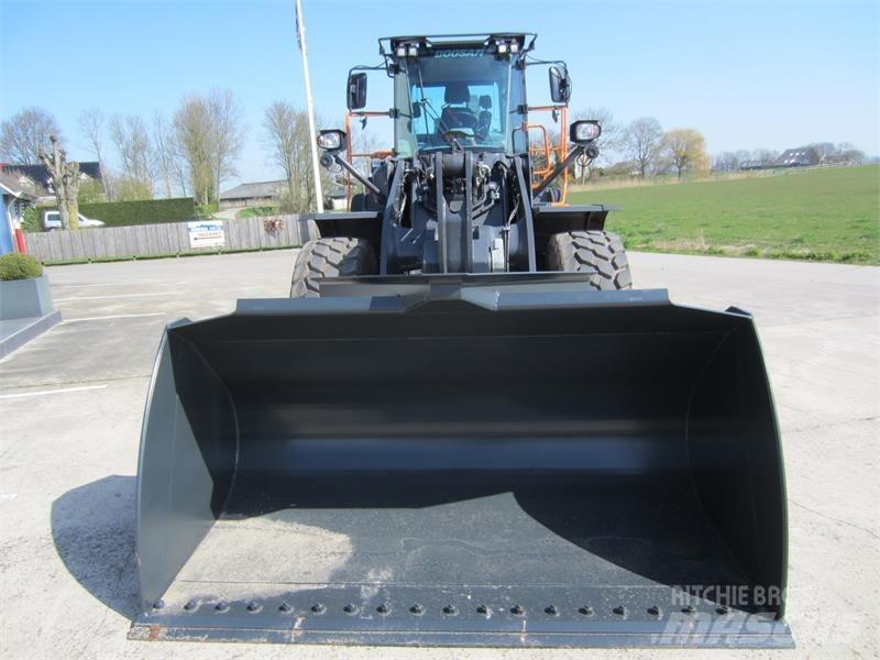 Develon DL380-7 Pale gommate