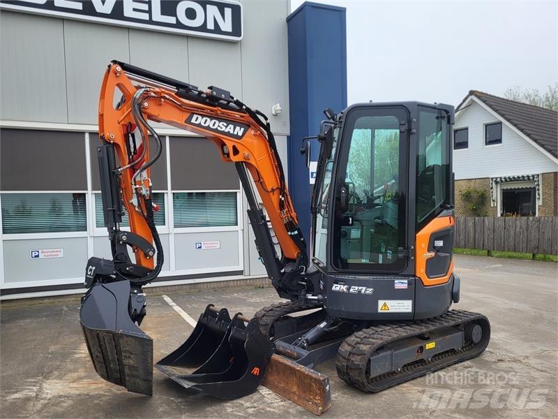Develon DX27z-7 Miniescavatori