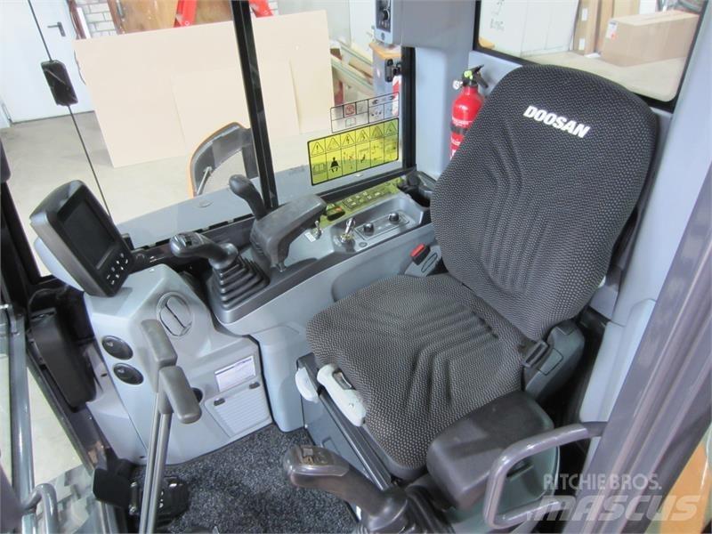 Develon DX27z-7 Miniescavatori