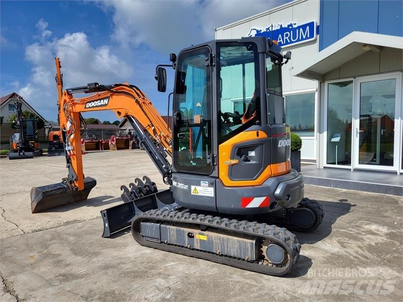 Develon DX35z-7 Miniescavatori