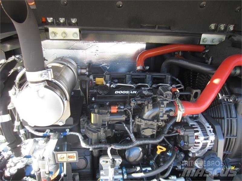 Develon DX57W-7 Miniescavatori