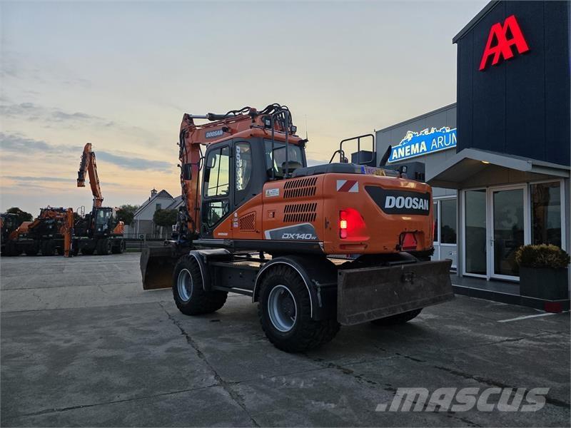 Doosan DX140W-5 Escavatori gommati