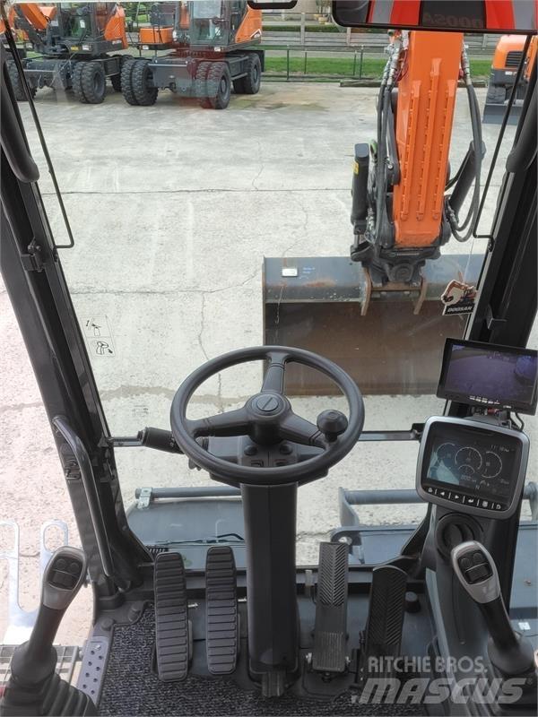 Doosan DX140W-5 Escavatori gommati