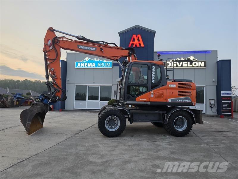 Doosan DX140W-5 Escavatori gommati