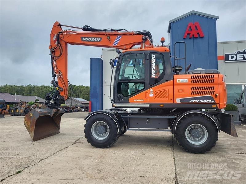 Doosan DX140W-5 Escavatori gommati