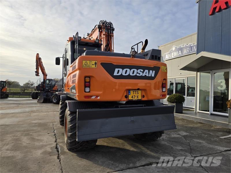 Doosan DX160W-5 Escavatori gommati