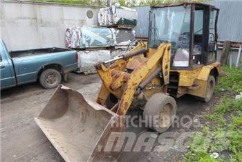 CAT 904B Pale gommate