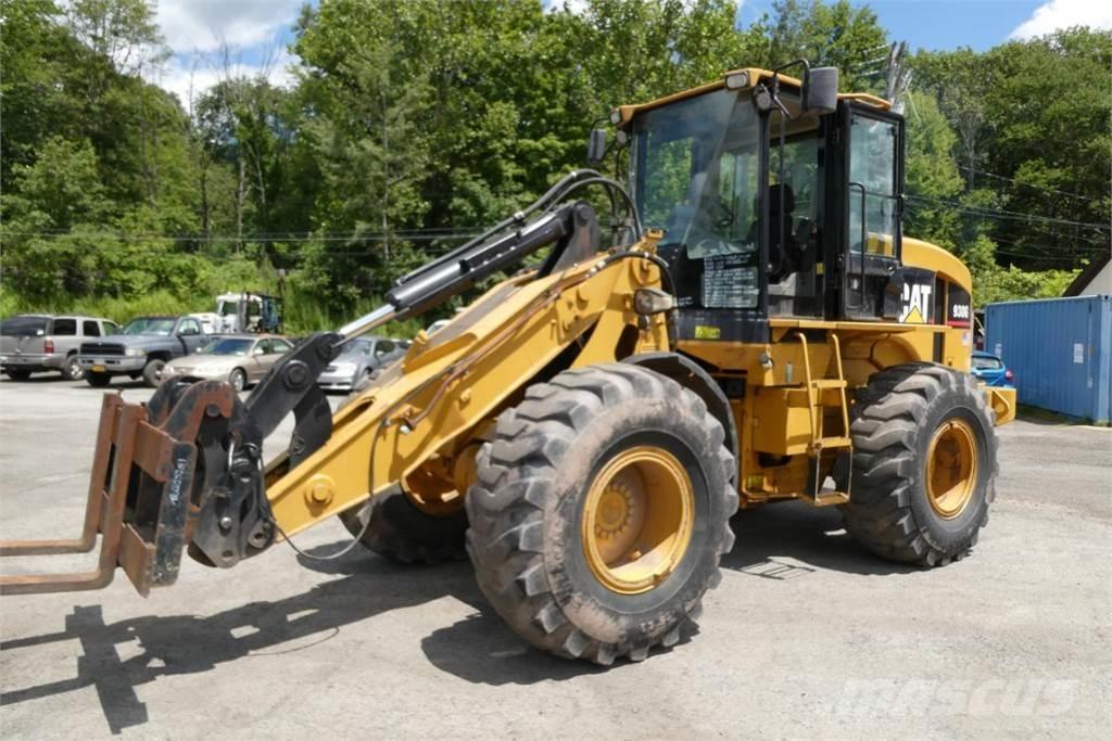 CAT 930G Pale gommate