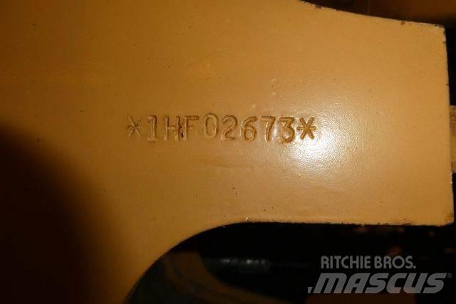 CAT IT28B Pale gommate