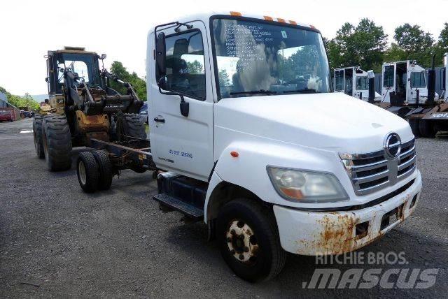 Hino 145 Autocabinati