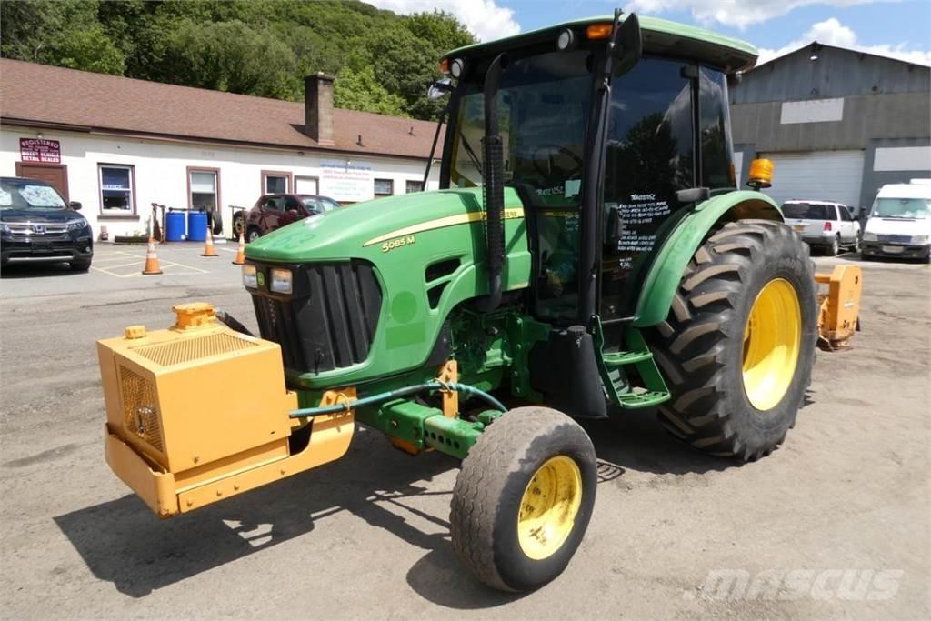 John Deere 5085M Trattori