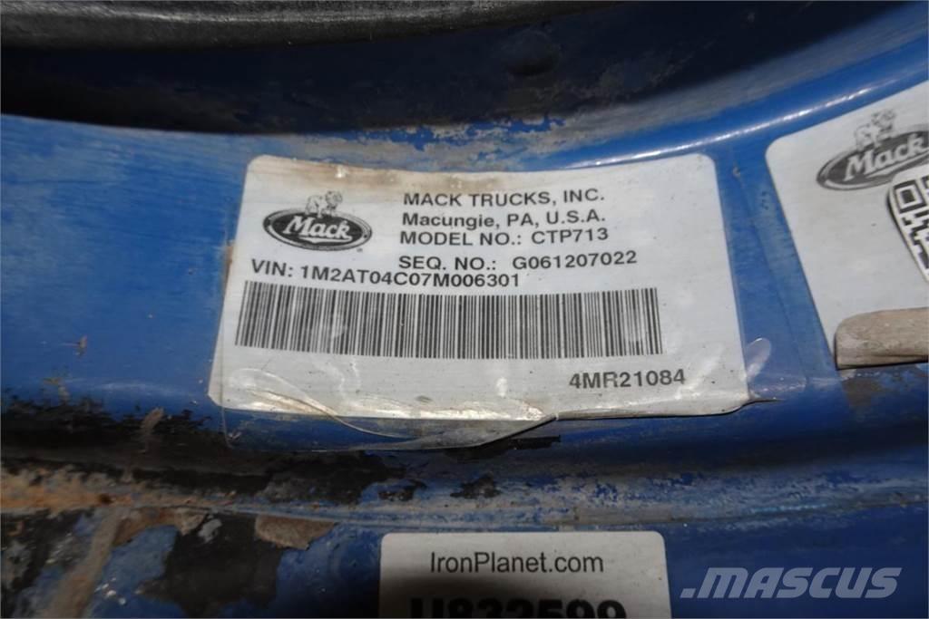 Mack CTP713 Betoniere