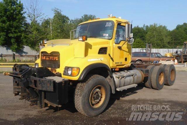 Mack CV713 Autocabinati