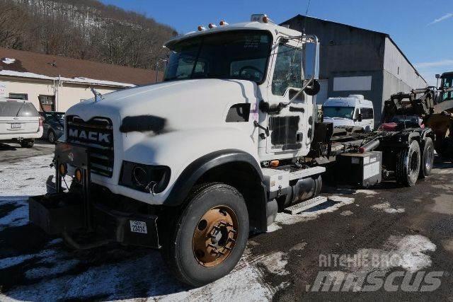 Mack CV713 Autocabinati